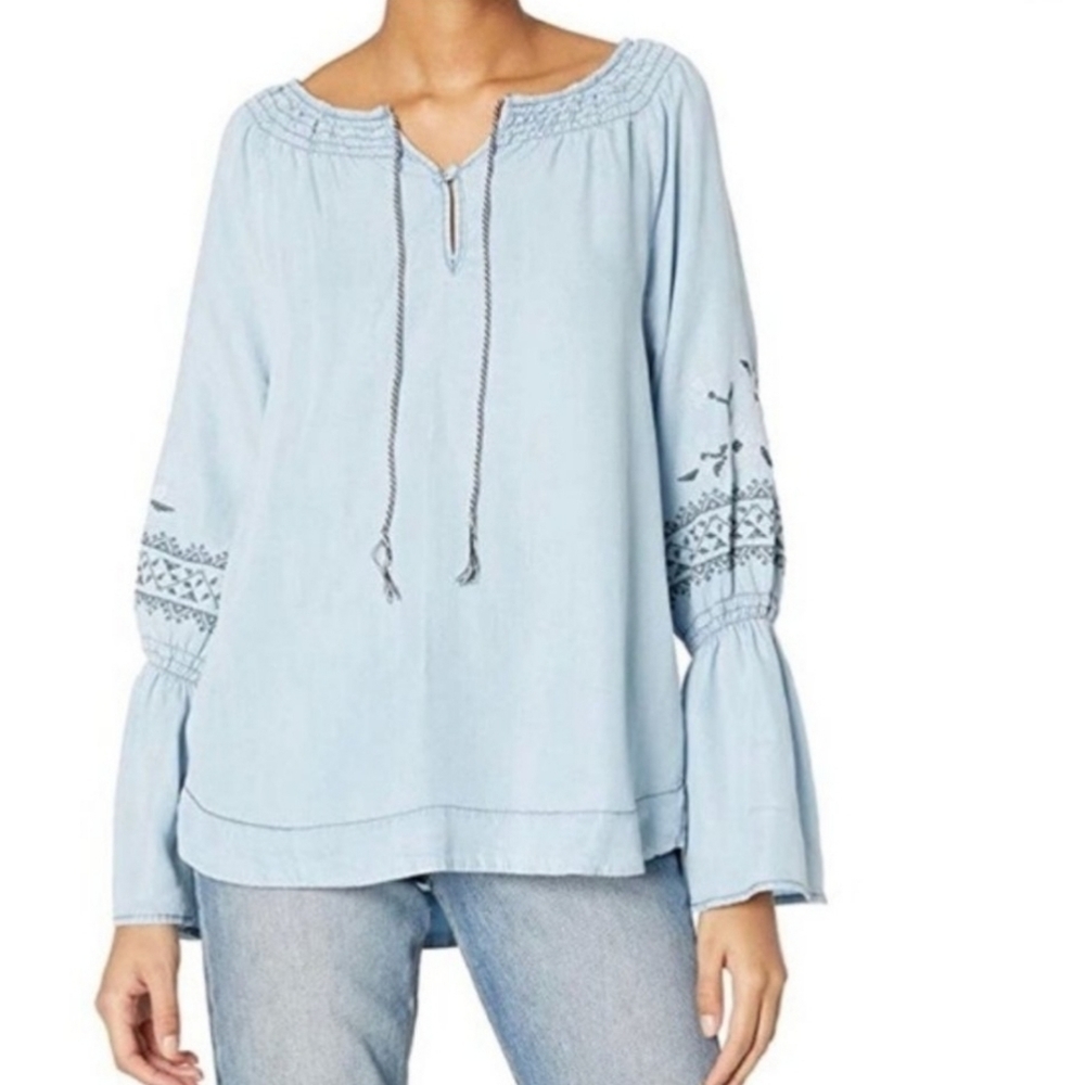 Cupcakes & Cashmere Chambray Peasant Boho Top XS Bell Sleeve Embroidered